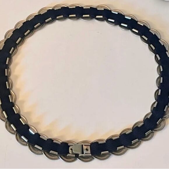 Vintage Queen Elizabeth slinky silver tone coin Belt. Rare. - Picture 8 of 8